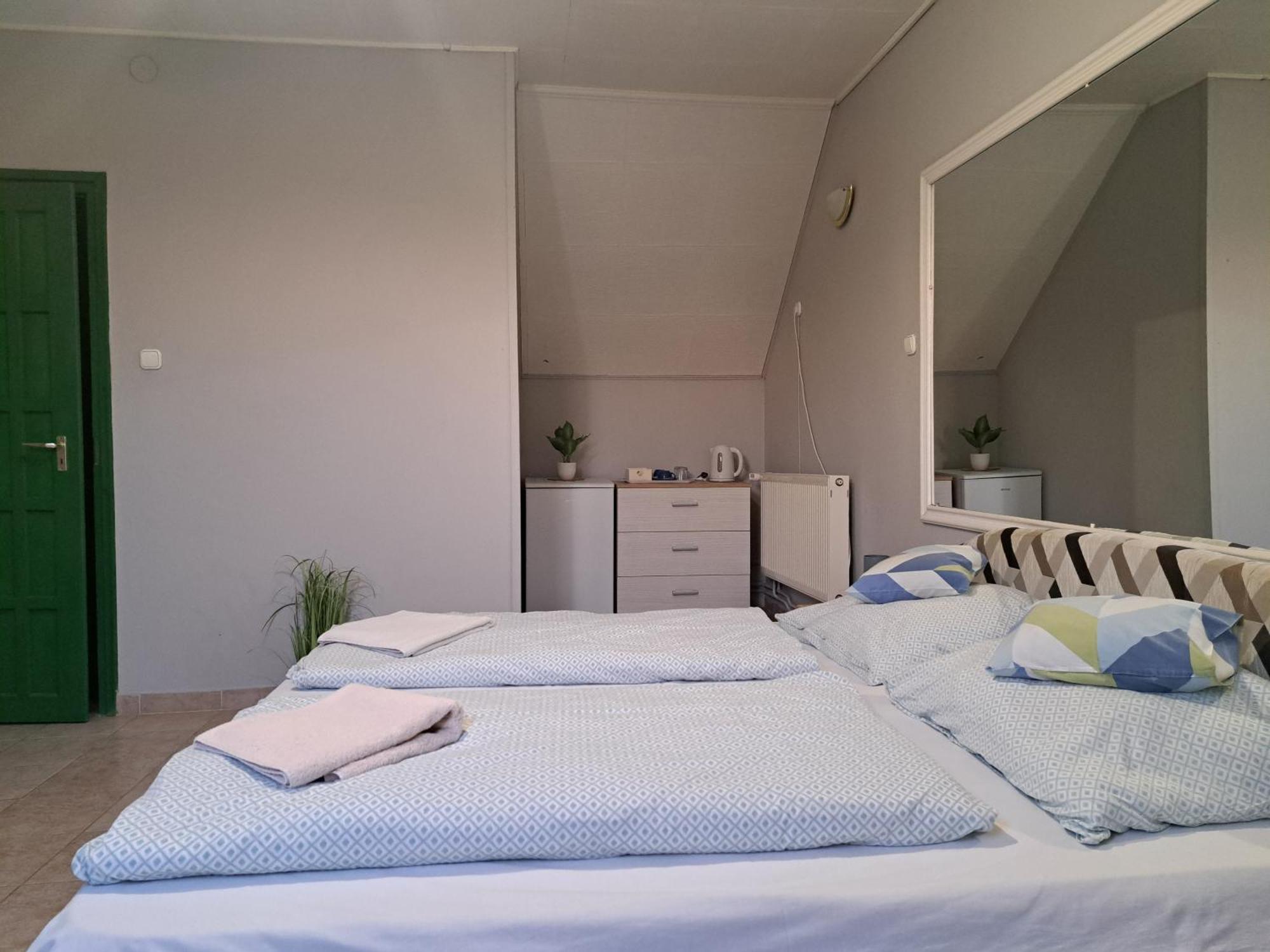Kisdiofa Panzio Es Vendeglo Bed and Breakfast Vajdácska Eksteriør billede