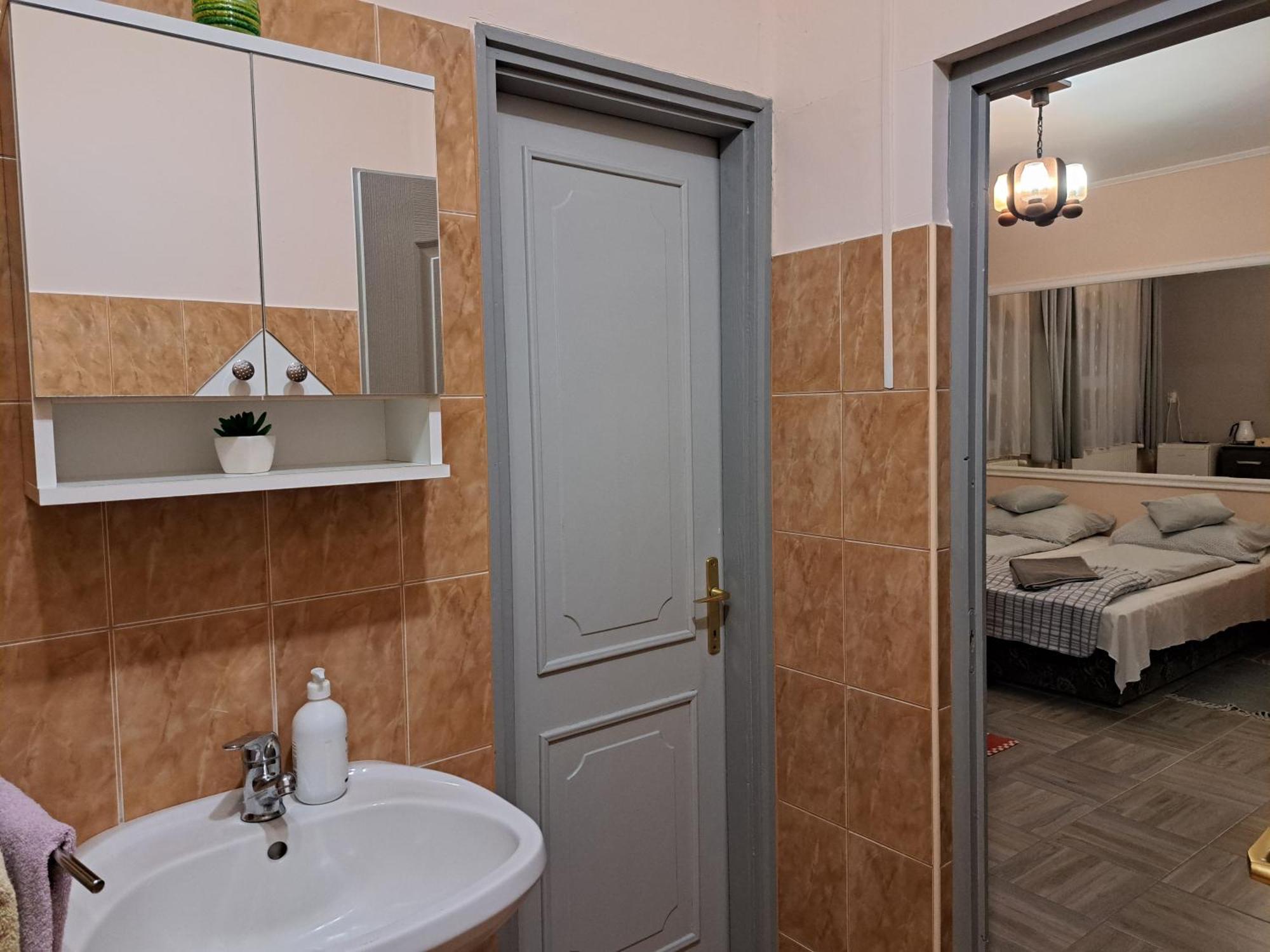 Kisdiofa Panzio Es Vendeglo Bed and Breakfast Vajdácska Eksteriør billede