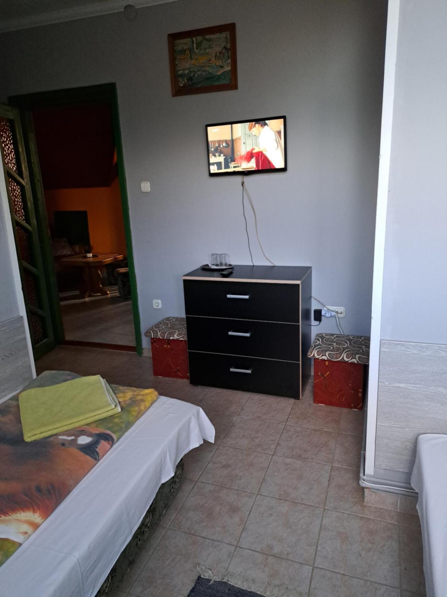 Kisdiofa Panzio Es Vendeglo Bed and Breakfast Vajdácska Eksteriør billede