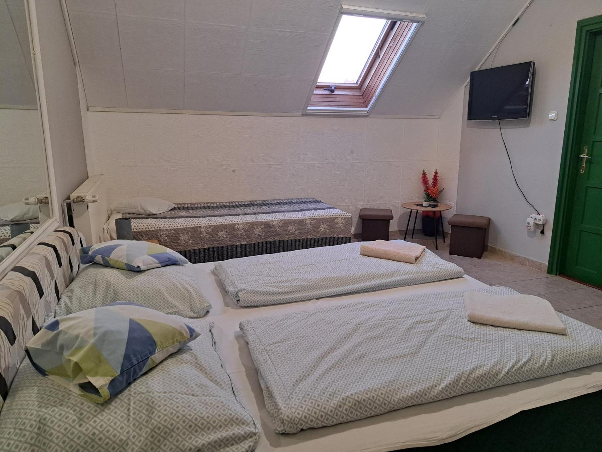 Kisdiofa Panzio Es Vendeglo Bed and Breakfast Vajdácska Eksteriør billede