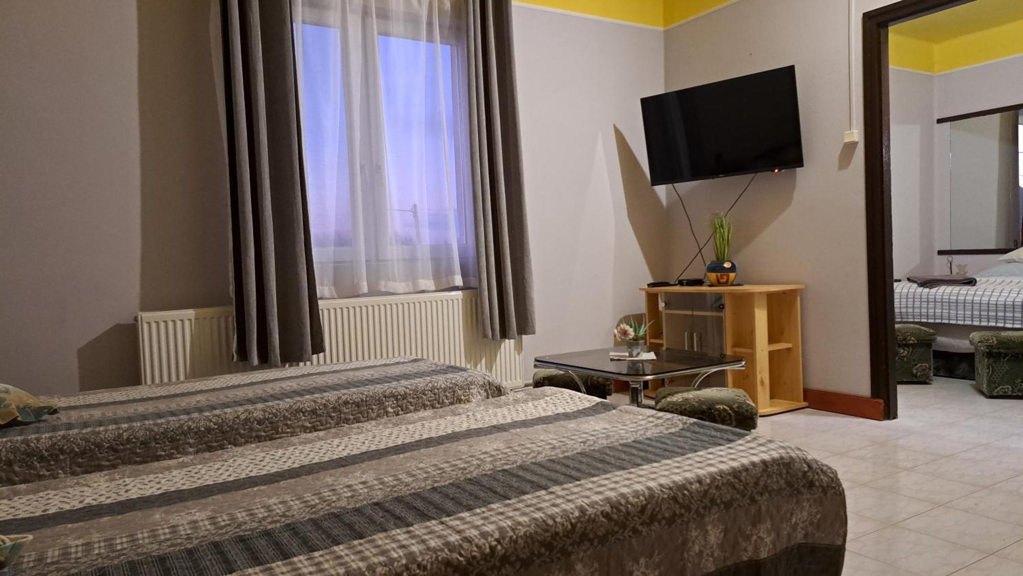 Kisdiofa Panzio Es Vendeglo Bed and Breakfast Vajdácska Eksteriør billede