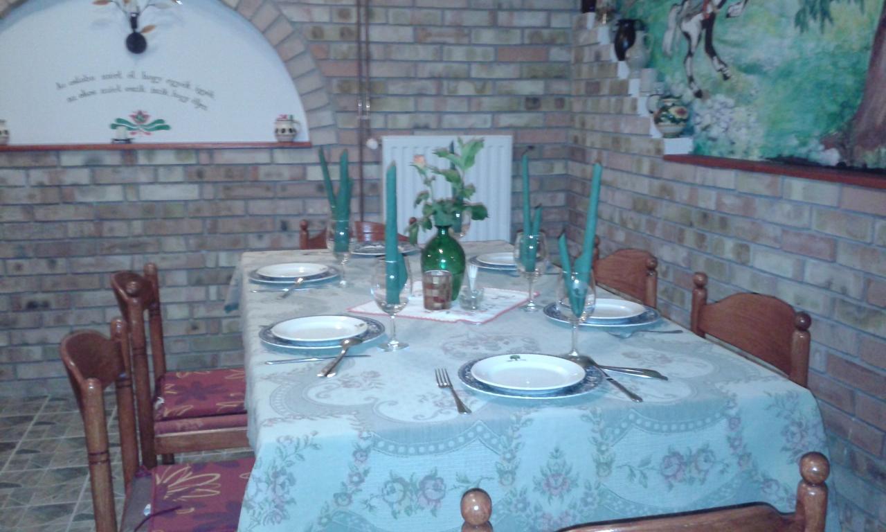 Kisdiofa Panzio Es Vendeglo Bed and Breakfast Vajdácska Eksteriør billede
