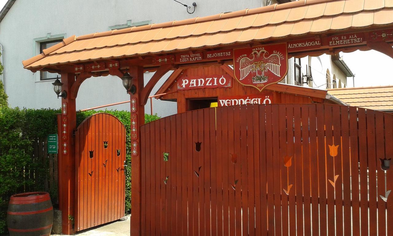 Kisdiofa Panzio Es Vendeglo Bed and Breakfast Vajdácska Eksteriør billede