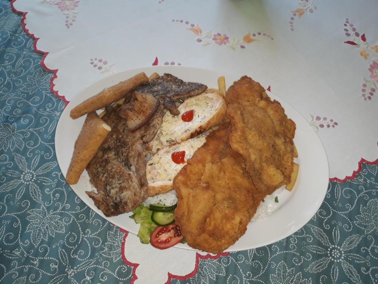 Kisdiofa Panzio Es Vendeglo Bed and Breakfast Vajdácska Eksteriør billede